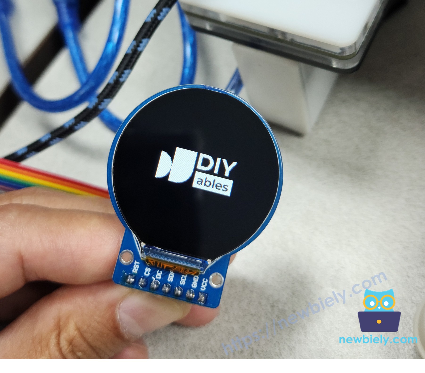 Tela TFT LCD Redonda Circular com ESP8266 NodeMCU exibindo imagem